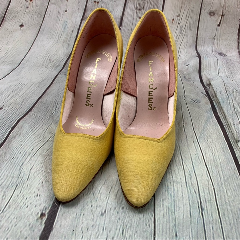Vintage Fiancées Marigold Pumps Heels - Picture 2 of 5